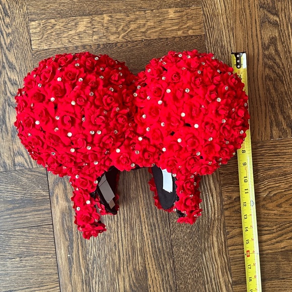 Red rose heart headpiece with crystals main image 4